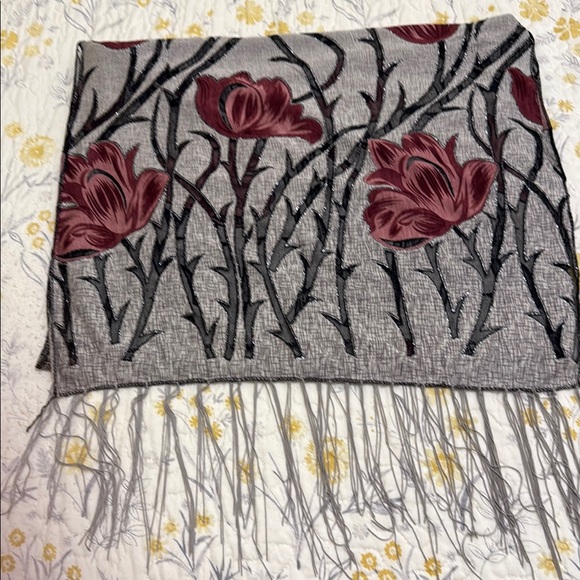 no Brand Accessories - Floral Gray and Red Scarf